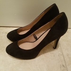 Black Pumps